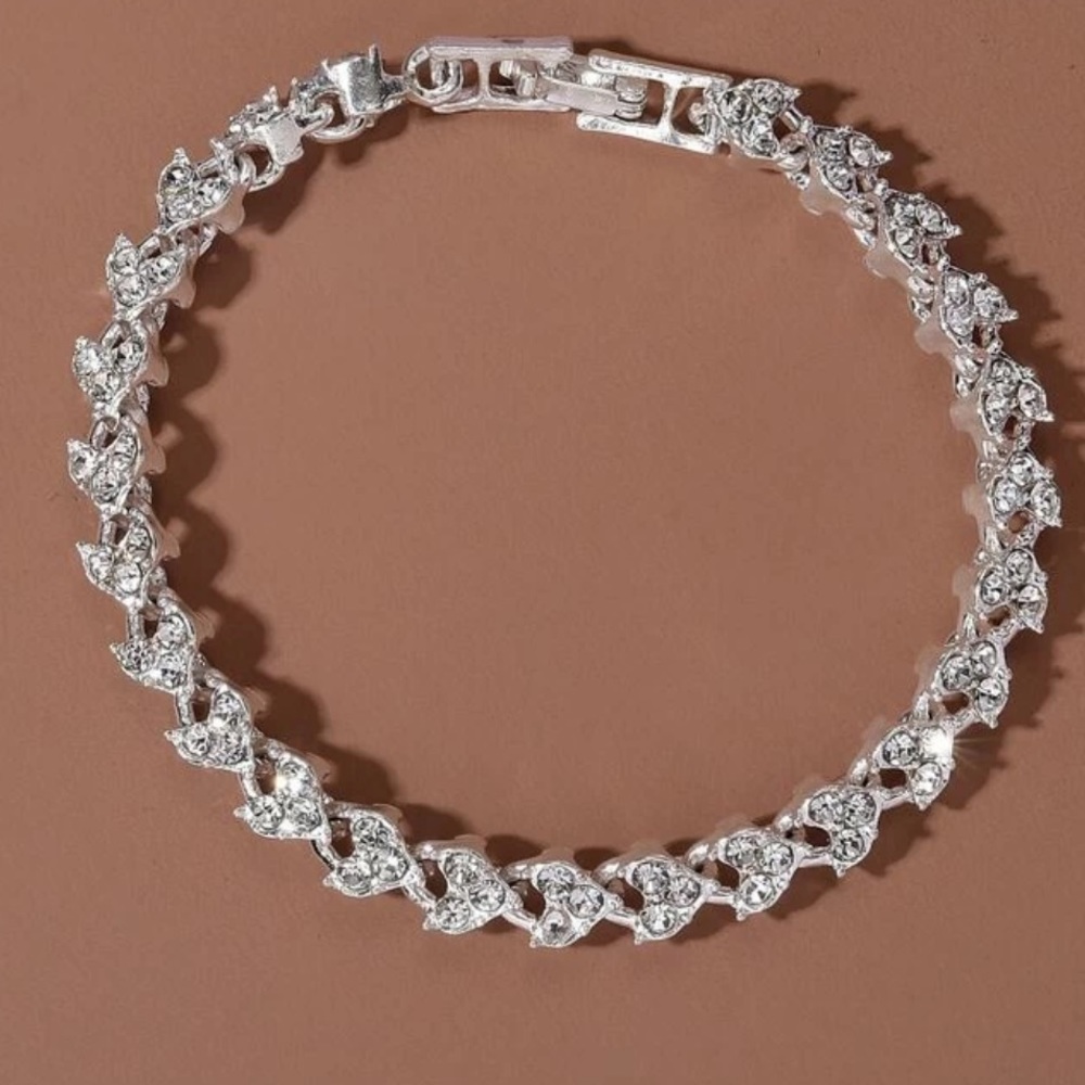 Rhinestone heart link silver bracelet